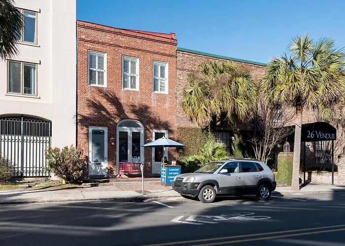 Hotel near College: The Quarters On Vendue