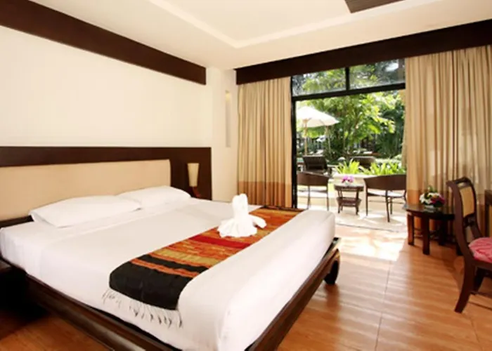Thara Patong Beach & Spa