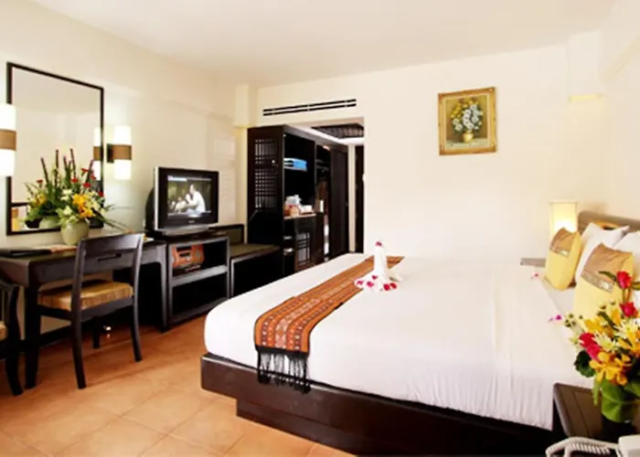 Thara Patong Beach & Spa