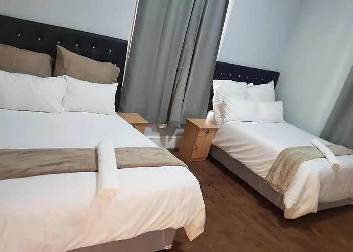 Cheap hotel: Helpful Lodge