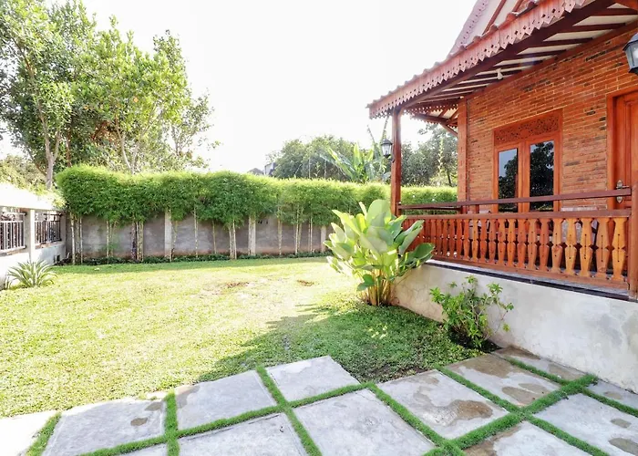 Omah Teras Bata Guesthouse