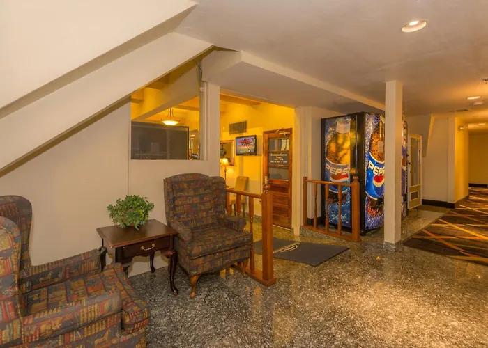 Howard Johnson By Wyndham Oklahoma City Okc Airport, Fairgrounds, I40