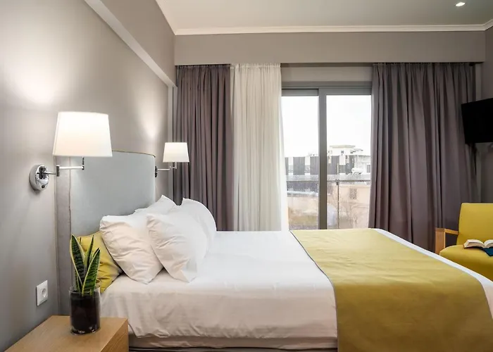  Chroma Fashion Rooms & Apartments