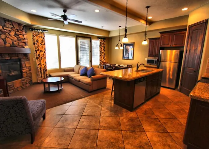 Canyon Villas At Coral Ridge