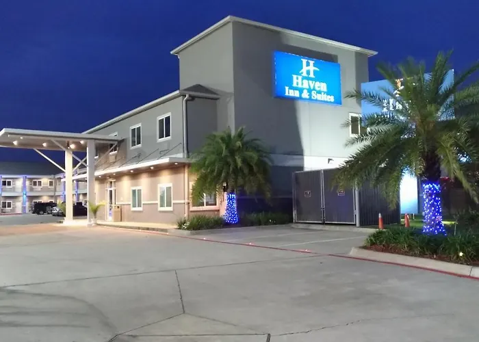 Haven Inn & Suites Downtown .