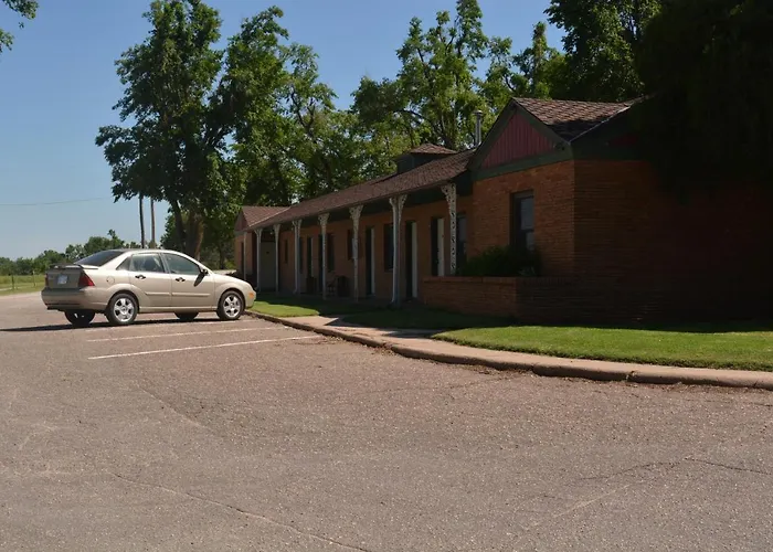Motel: The Evergreen Motel In Kansas
