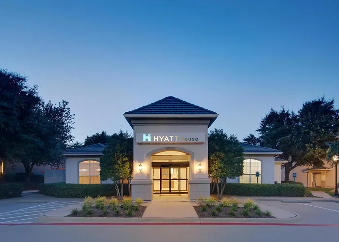 Hotel with pool: Hyatt House Dallas Richardson