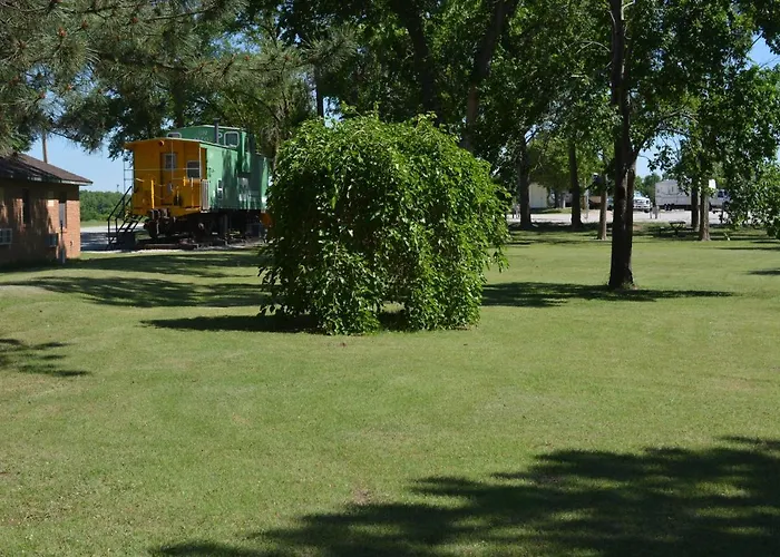 Motel: The Evergreen Motel In Kansas